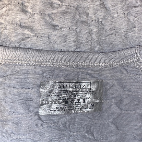 Athleta Quilted Breathable Long Sleeve Top W/Thumbholes - Picture 4 of 6
